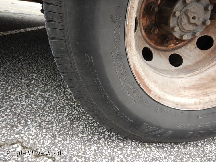 image for item DM6313 2009 Ford E450  shuttle bus