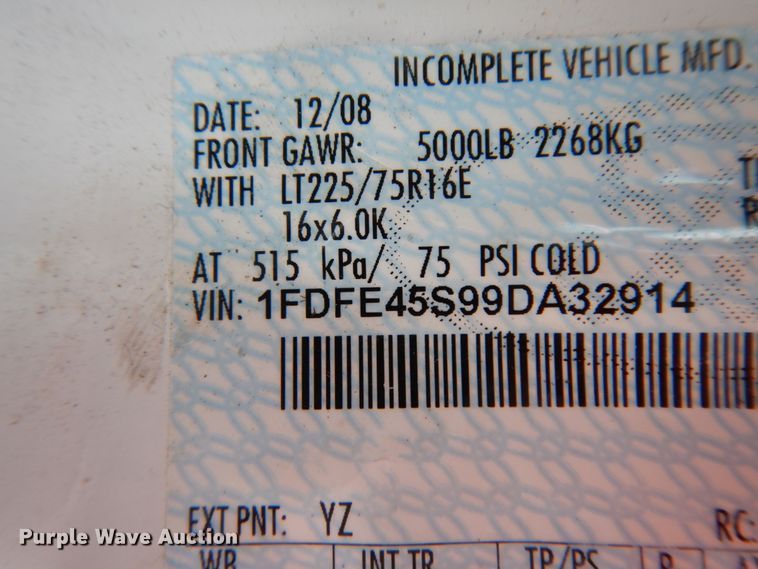 image for item DM6313 2009 Ford E450  shuttle bus