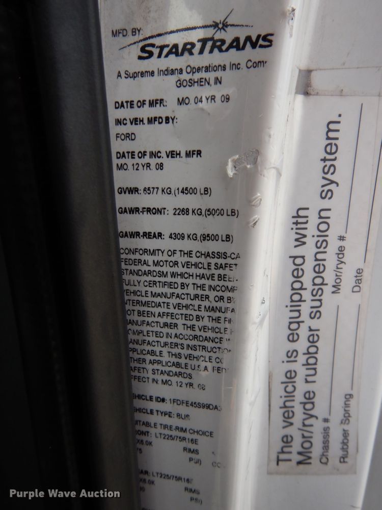 image for item DM6313 2009 Ford E450  shuttle bus