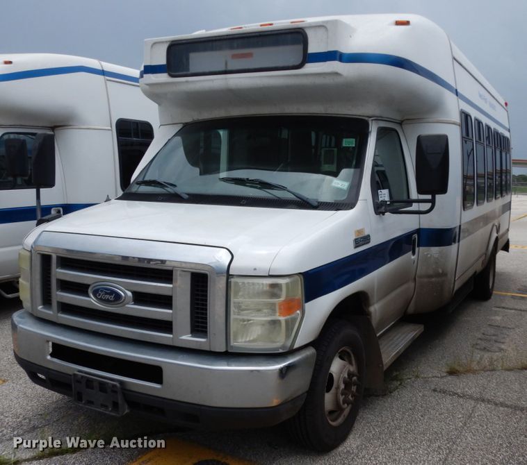 image for item DM6314 2009 Ford E450  shuttle bus