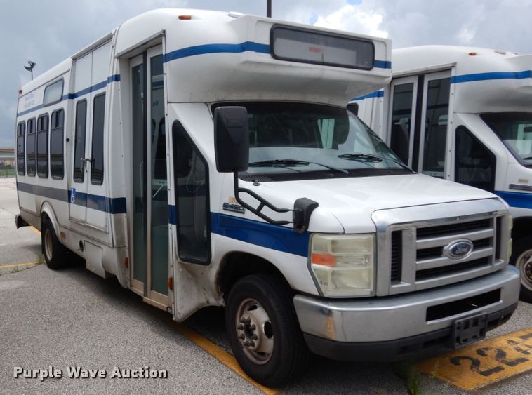image for item DM6314 2009 Ford E450  shuttle bus