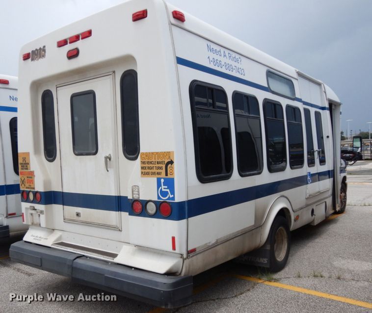 image for item DM6314 2009 Ford E450  shuttle bus