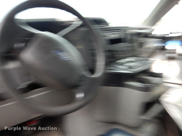 image for item DM6314 2009 Ford E450  shuttle bus