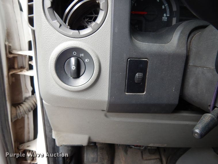 image for item DM6314 2009 Ford E450  shuttle bus