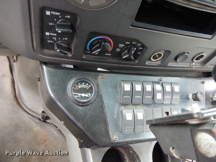 image for item DM6314 2009 Ford E450  shuttle bus