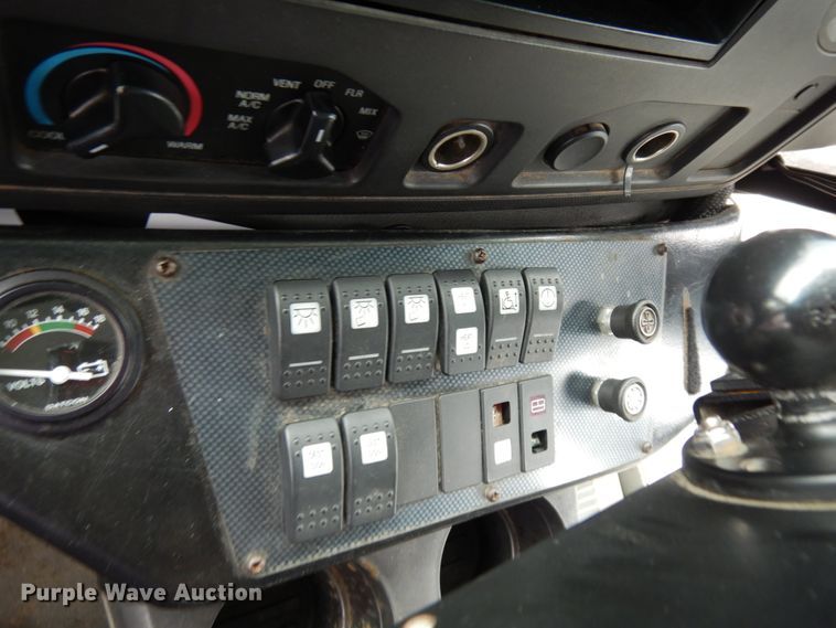 image for item DM6314 2009 Ford E450  shuttle bus