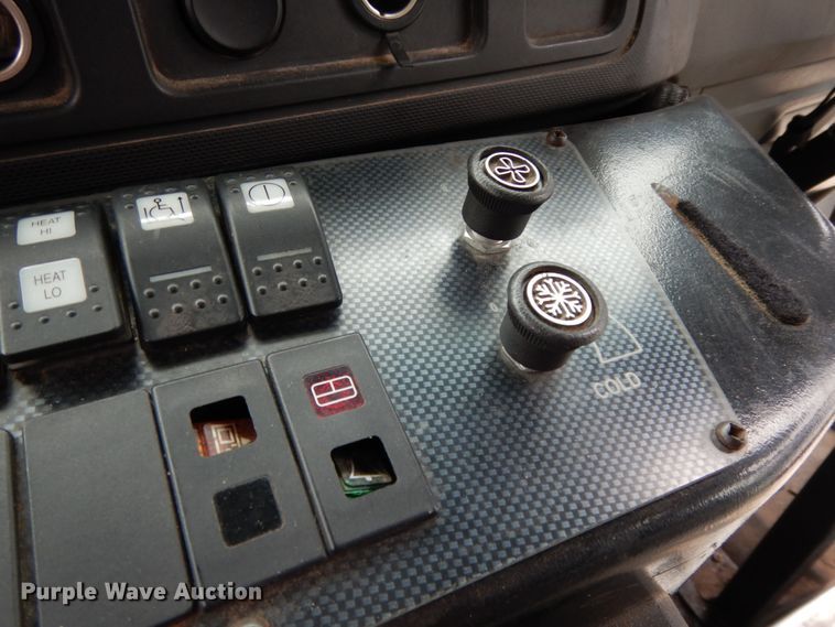 image for item DM6314 2009 Ford E450  shuttle bus