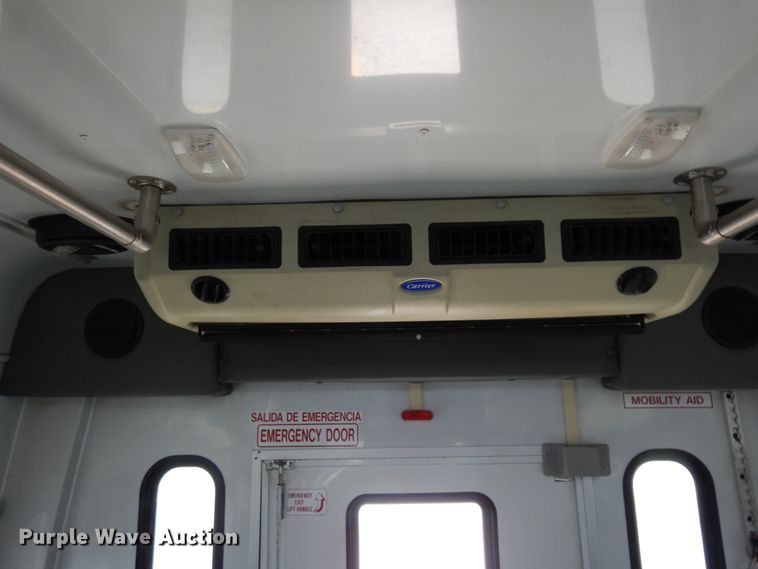 image for item DM6314 2009 Ford E450  shuttle bus
