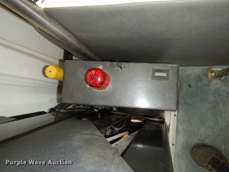 image for item DM6314 2009 Ford E450  shuttle bus