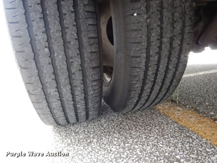 image for item DM6314 2009 Ford E450  shuttle bus