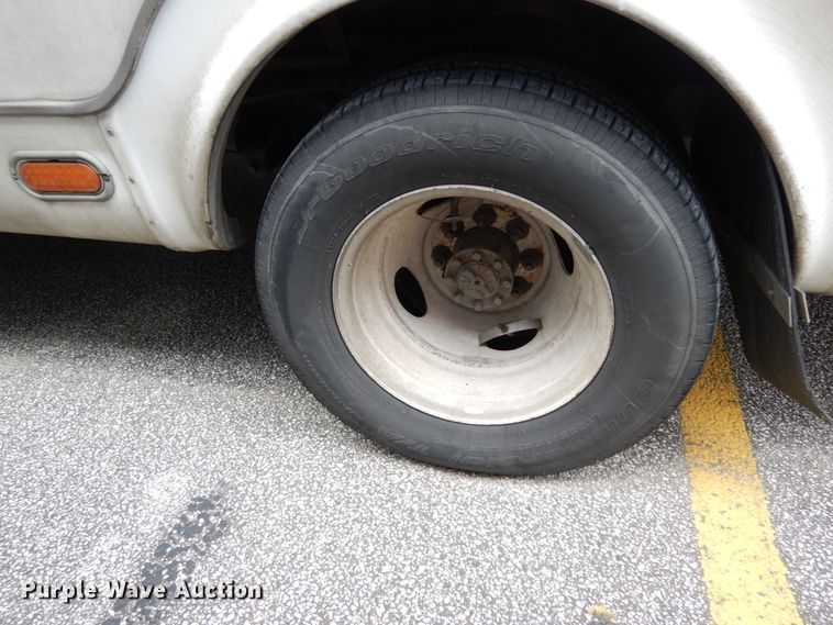 image for item DM6314 2009 Ford E450  shuttle bus