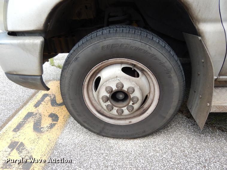 image for item DM6314 2009 Ford E450  shuttle bus