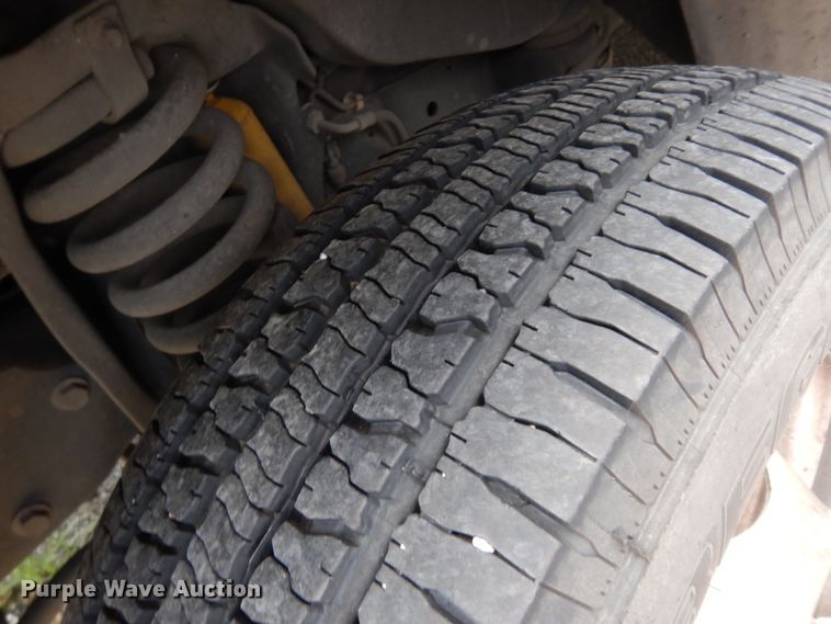 image for item DM6314 2009 Ford E450  shuttle bus