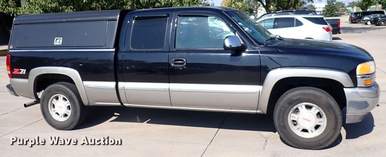 image for item DN1861 2000 GMC Sierra 1500  Ext. Cab pickup truck