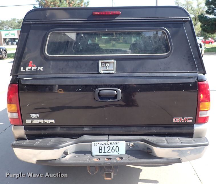 image for item DN1861 2000 GMC Sierra 1500  Ext. Cab pickup truck