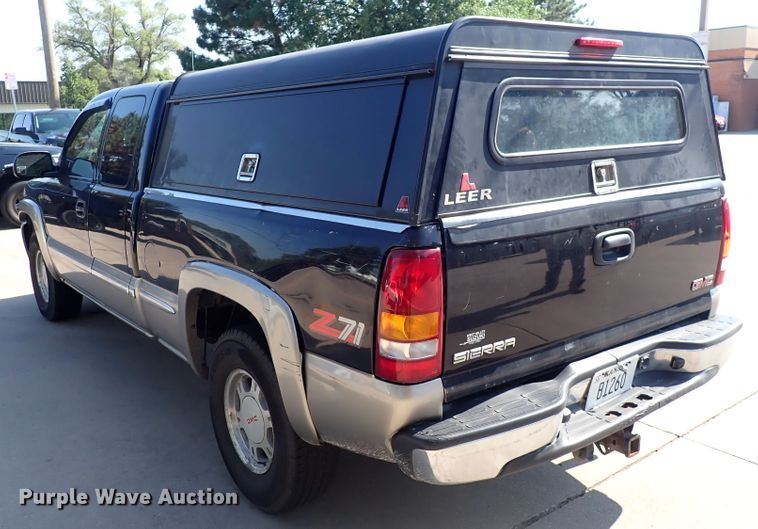 image for item DN1861 2000 GMC Sierra 1500  Ext. Cab pickup truck