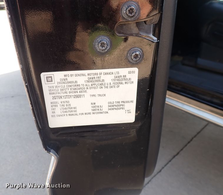 image for item DN1861 2000 GMC Sierra 1500  Ext. Cab pickup truck