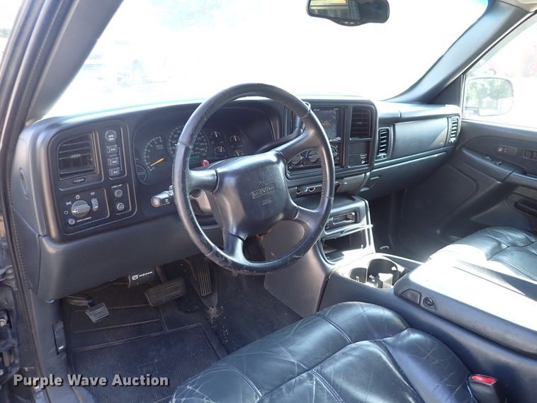 image for item DN1861 2000 GMC Sierra 1500  Ext. Cab pickup truck