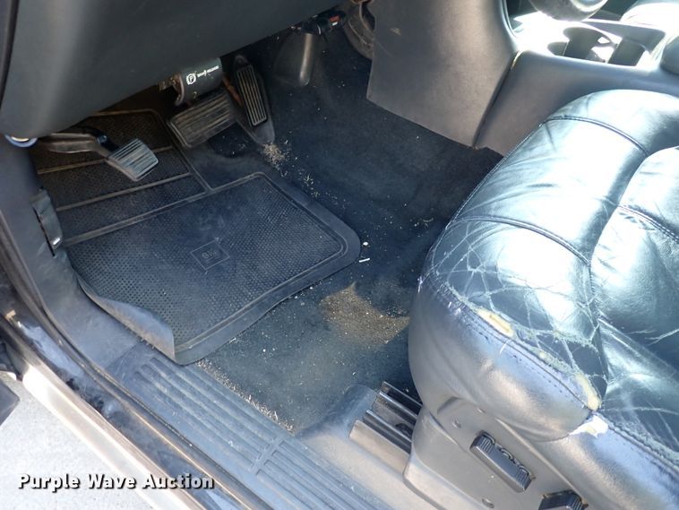 image for item DN1861 2000 GMC Sierra 1500  Ext. Cab pickup truck