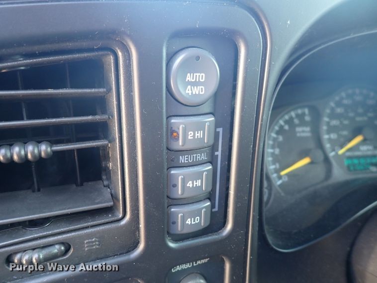 image for item DN1861 2000 GMC Sierra 1500  Ext. Cab pickup truck