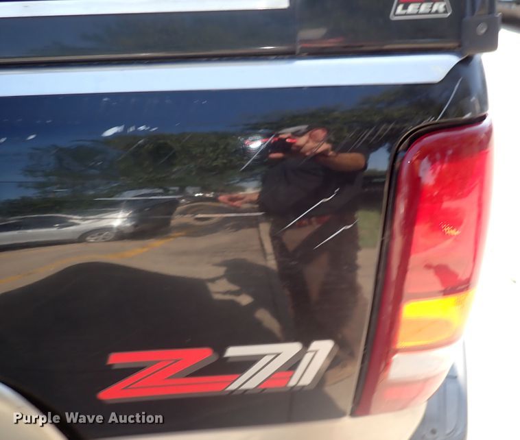 image for item DN1861 2000 GMC Sierra 1500  Ext. Cab pickup truck