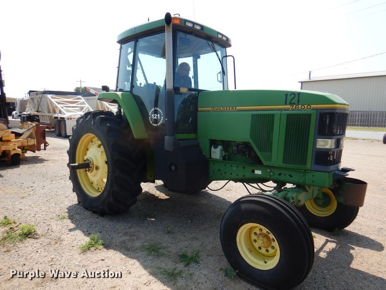 image for item EX9749 1995 John Deere 7600  tractor