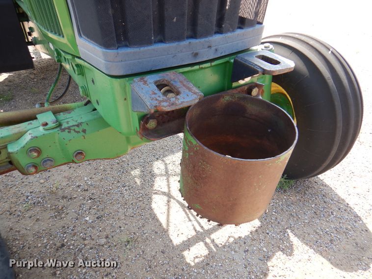 image for item EX9749 1995 John Deere 7600  tractor