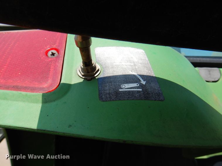 image for item EX9749 1995 John Deere 7600  tractor