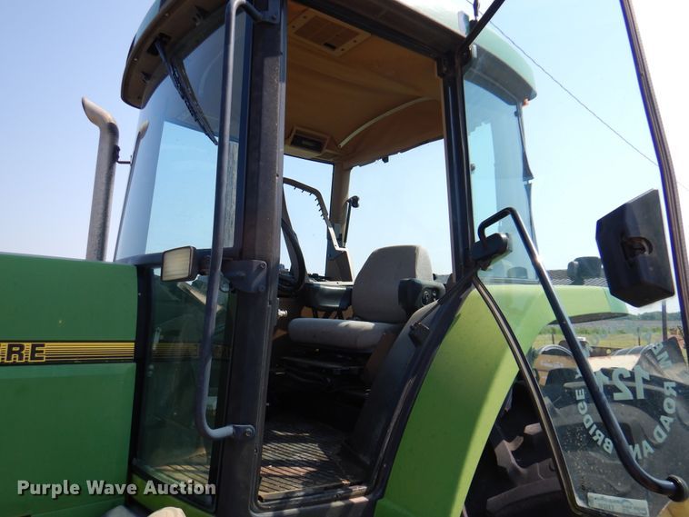 image for item EX9749 1995 John Deere 7600  tractor