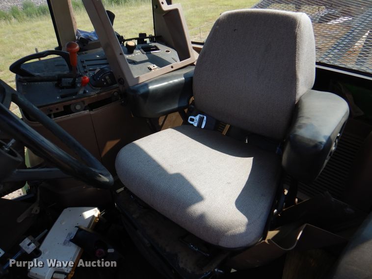 image for item EX9749 1995 John Deere 7600  tractor