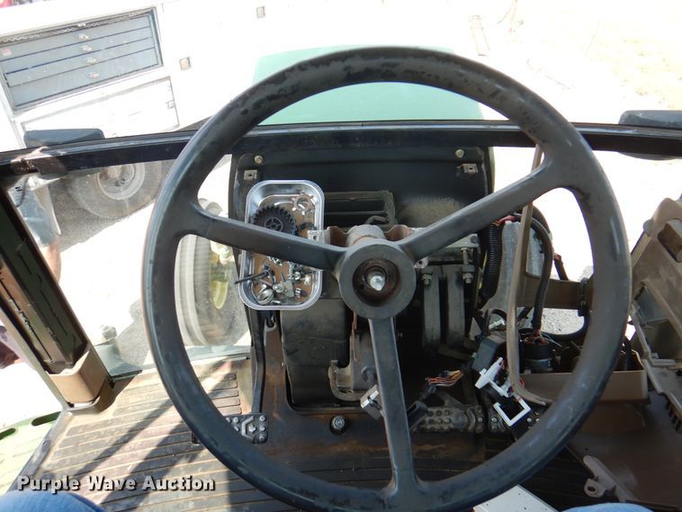 image for item EX9749 1995 John Deere 7600  tractor