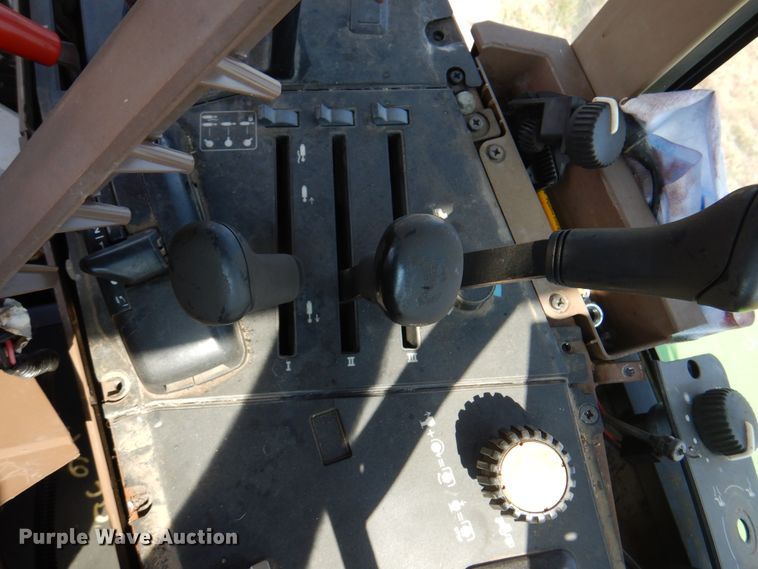 image for item EX9749 1995 John Deere 7600  tractor