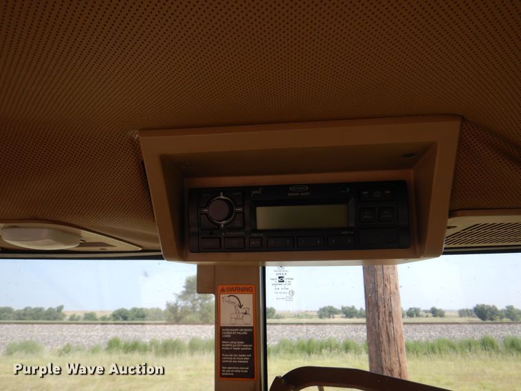 image for item EX9749 1995 John Deere 7600  tractor