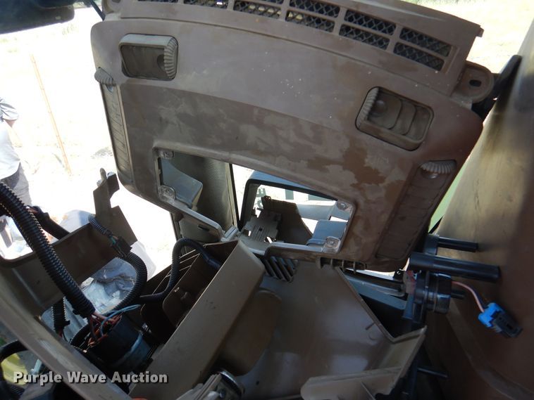 image for item EX9749 1995 John Deere 7600  tractor