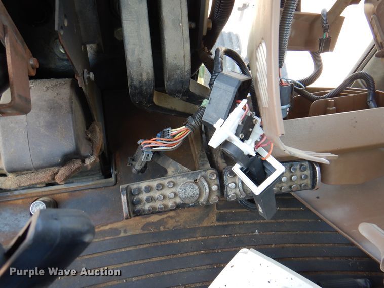 image for item EX9749 1995 John Deere 7600  tractor