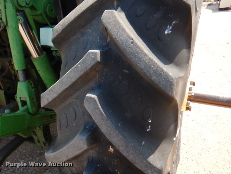 image for item EX9749 1995 John Deere 7600  tractor