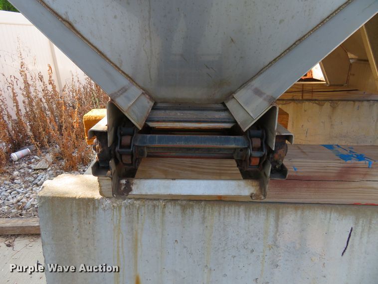 image for item FP9349 Hi-way P-7  salt spreader