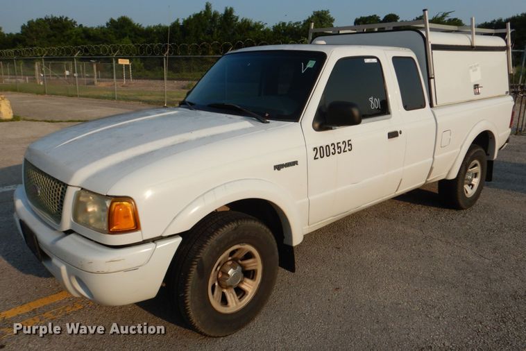 image for item IC9997 2003 Ford Ranger  SuperCab pickup truck