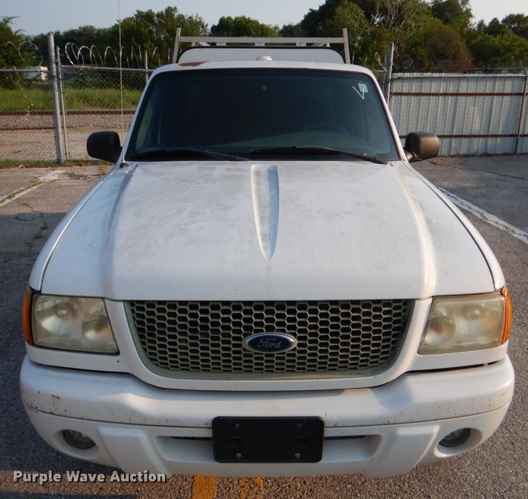 image for item IC9997 2003 Ford Ranger  SuperCab pickup truck