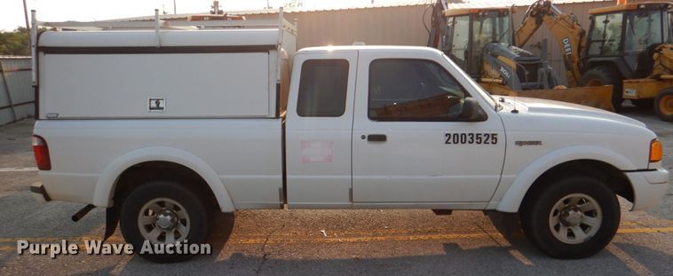 image for item IC9997 2003 Ford Ranger  SuperCab pickup truck