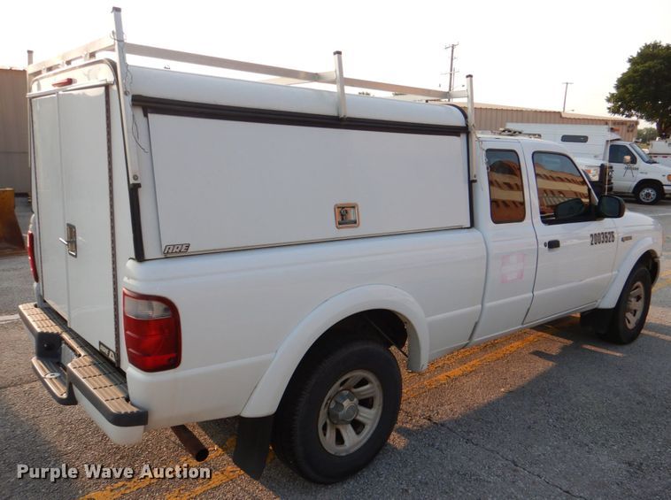 image for item IC9997 2003 Ford Ranger  SuperCab pickup truck