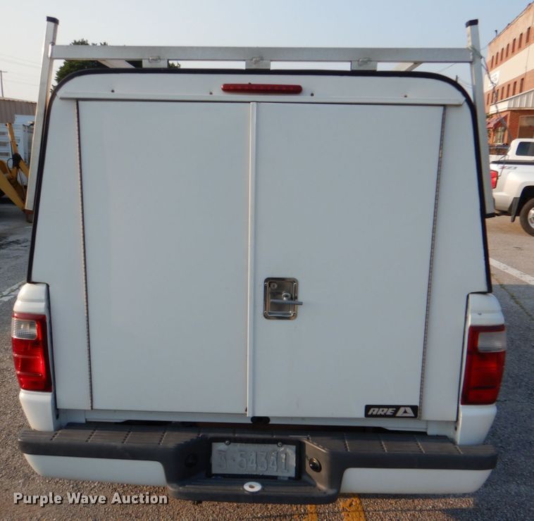 image for item IC9997 2003 Ford Ranger  SuperCab pickup truck