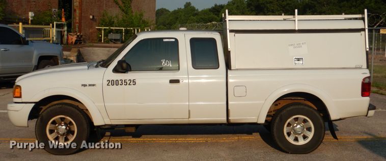 image for item IC9997 2003 Ford Ranger  SuperCab pickup truck