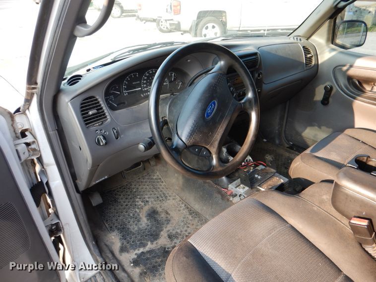 image for item IC9997 2003 Ford Ranger  SuperCab pickup truck