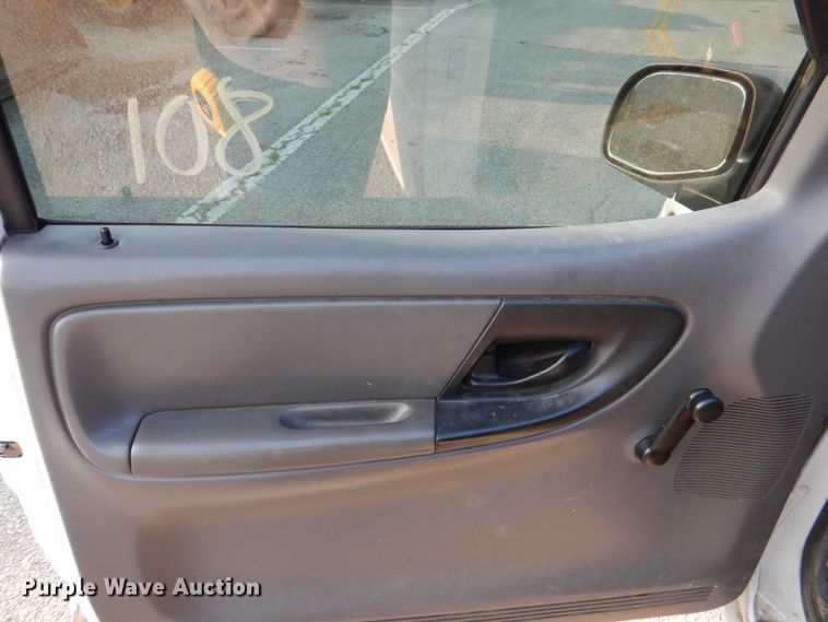 image for item IC9997 2003 Ford Ranger  SuperCab pickup truck