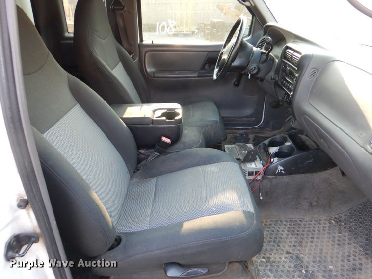 image for item IC9997 2003 Ford Ranger  SuperCab pickup truck