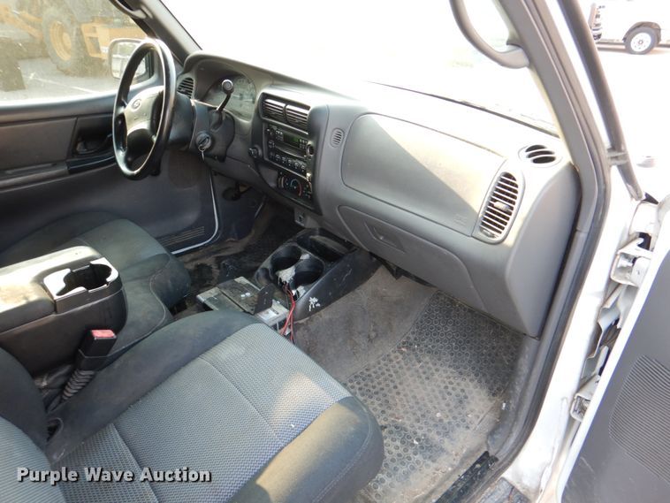 image for item IC9997 2003 Ford Ranger  SuperCab pickup truck