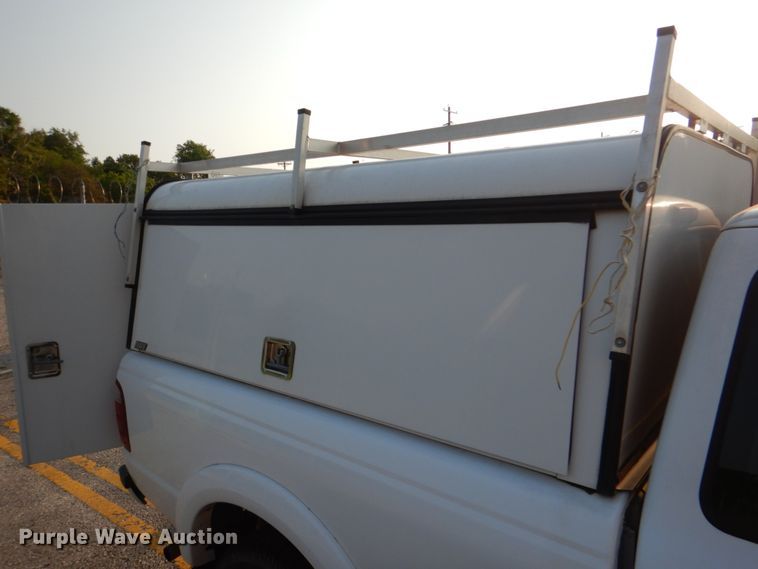 image for item IC9997 2003 Ford Ranger  SuperCab pickup truck