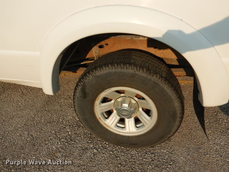 image for item IC9997 2003 Ford Ranger  SuperCab pickup truck