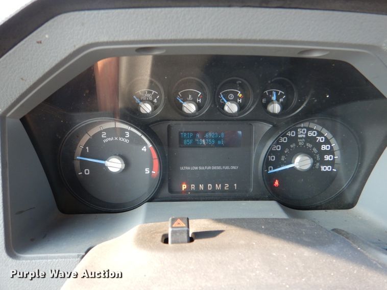 image for item IC9998 2011 Ford F450 Super Duty  flatbed truck